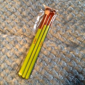 Alamar ojitos brush trio